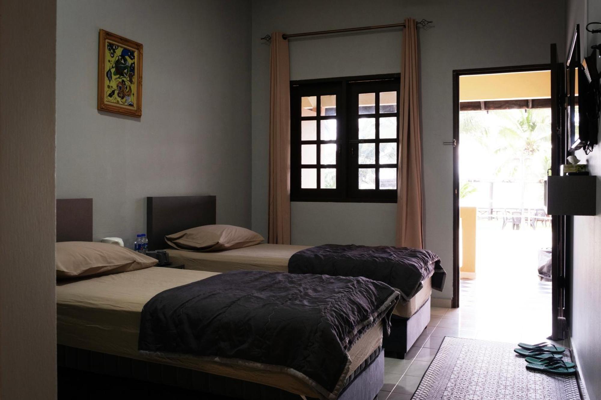 Blackstone Beach Resort Kuantan Extérieur photo