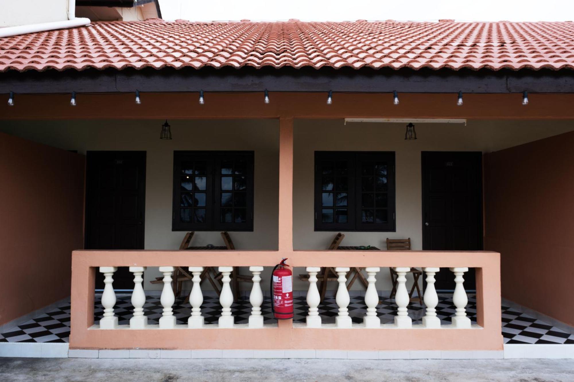 Blackstone Beach Resort Kuantan Extérieur photo