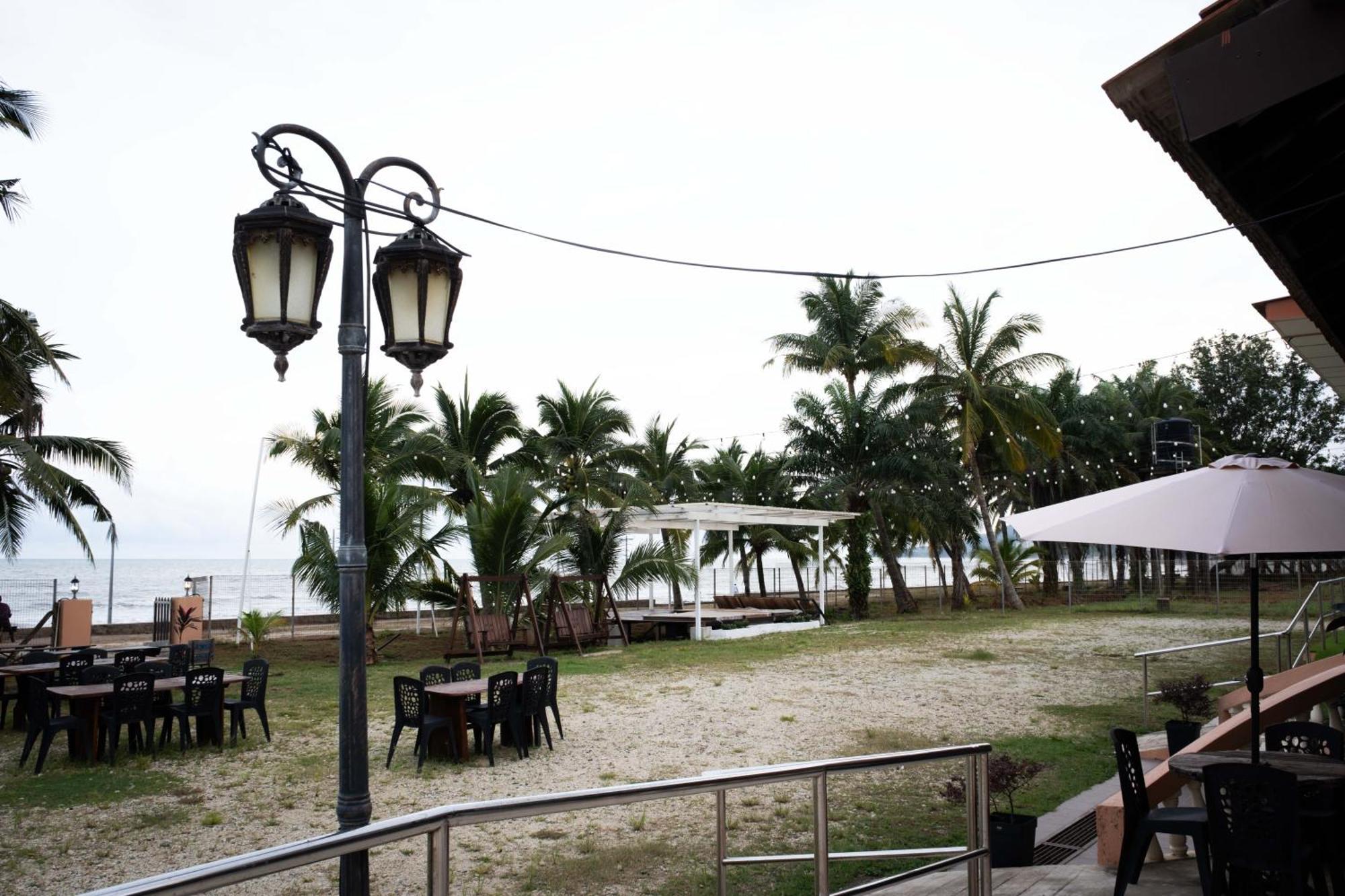 Blackstone Beach Resort Kuantan Extérieur photo