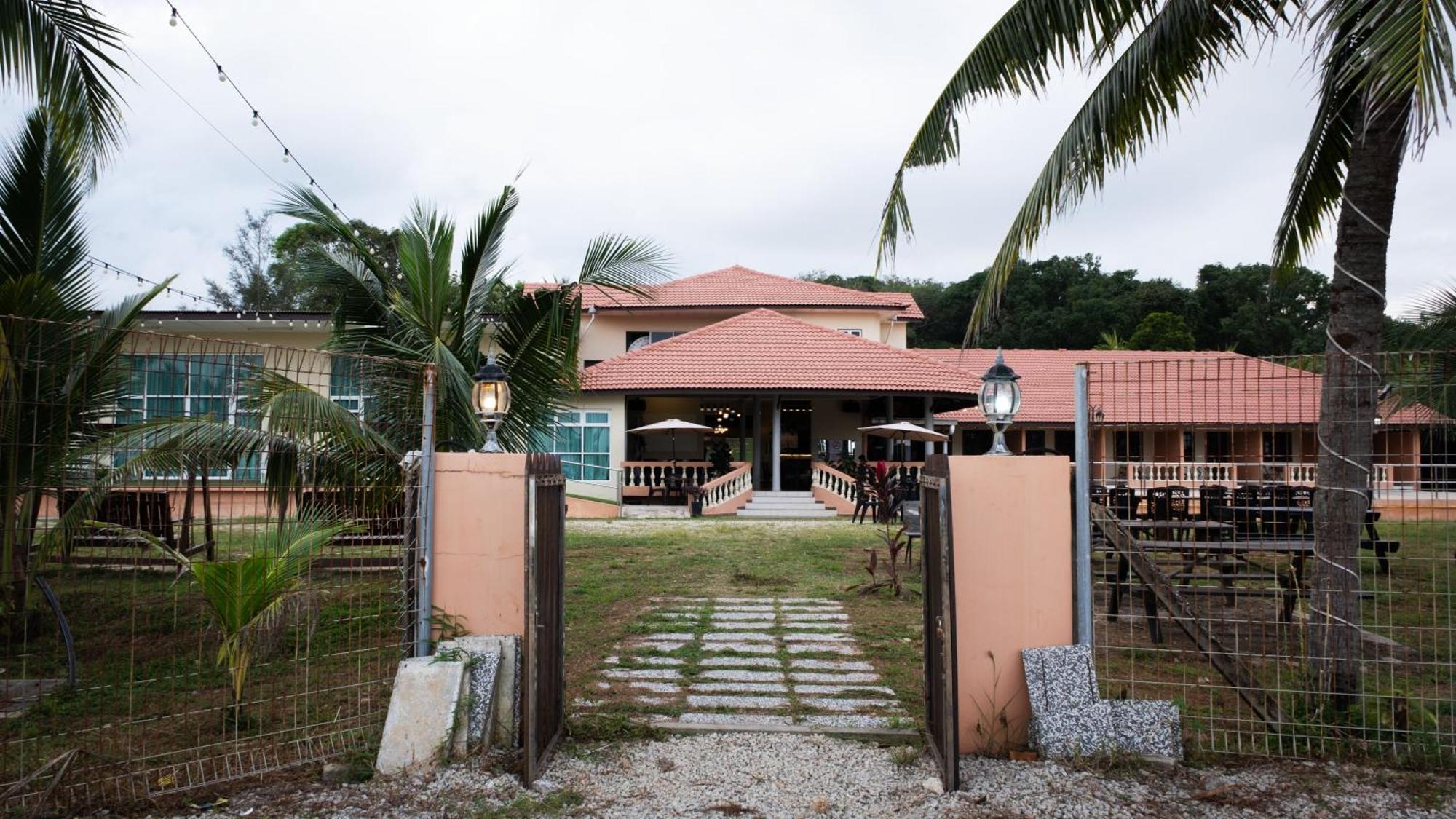Blackstone Beach Resort Kuantan Extérieur photo